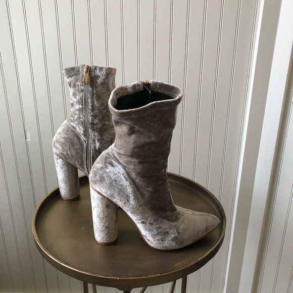 CAPE ROBBIN PAW-26 VELVET BOOTS. 8M. - Picture 4 of 8